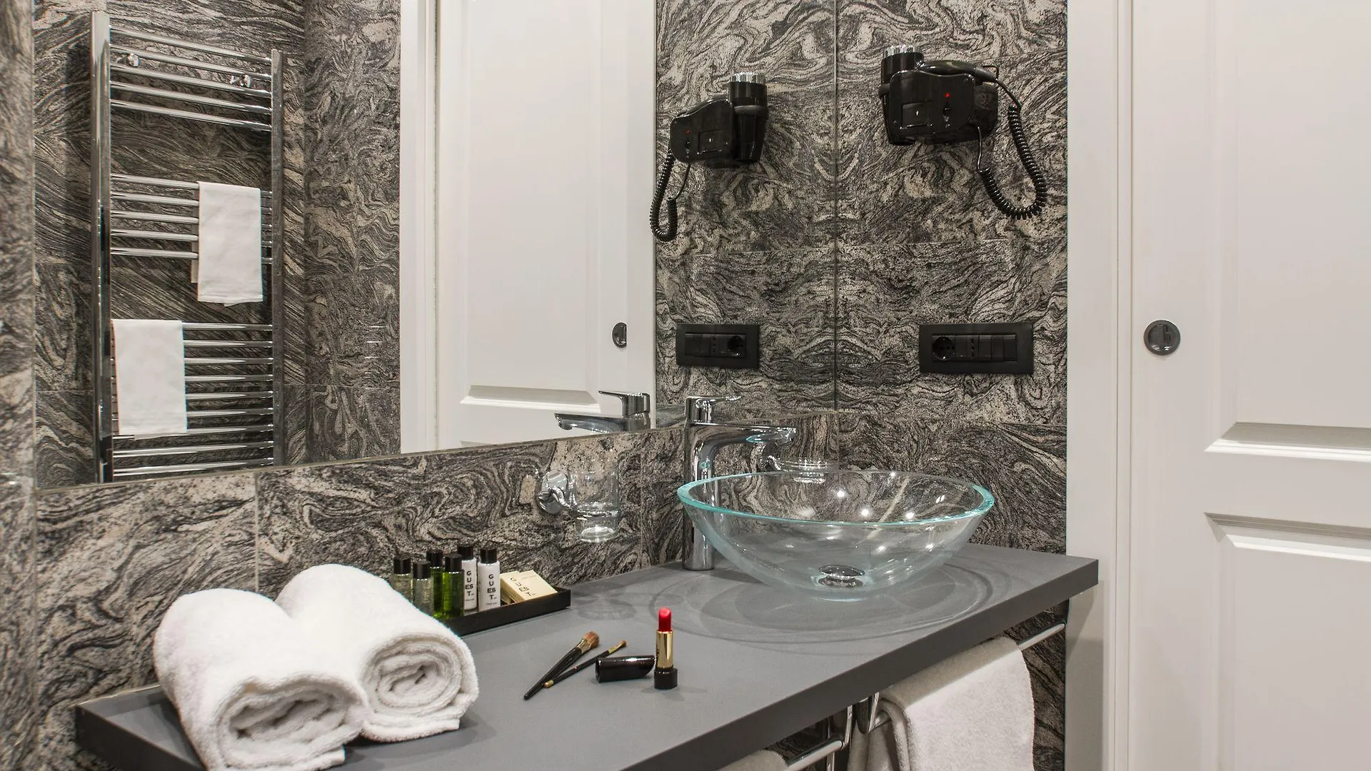 Gasthof Aiello Rooms - San Babila Mailand