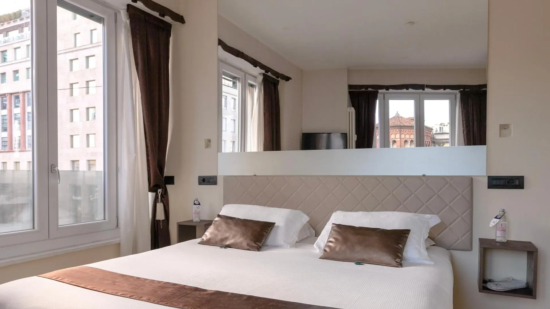 Aiello Rooms - San Babila Milan 2*,  Italy