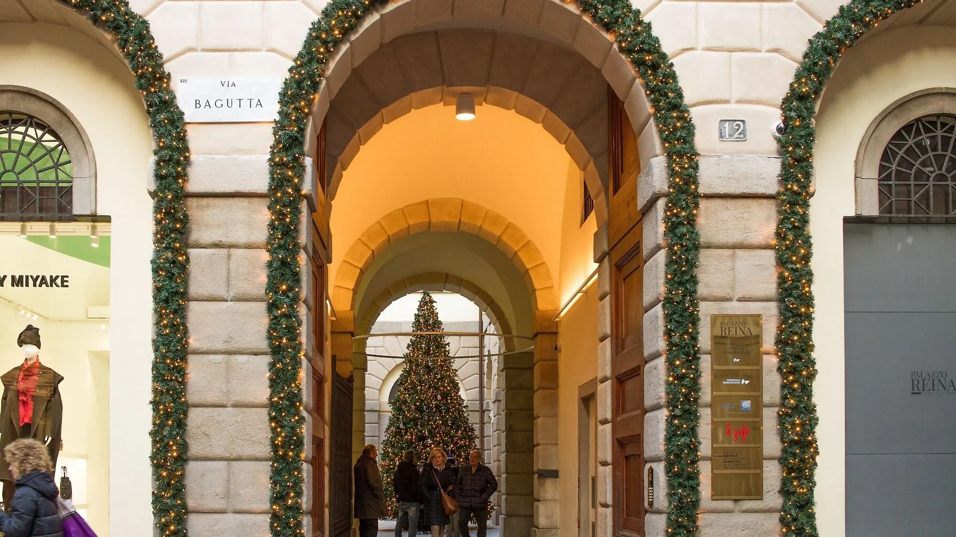 Aiello Rooms San Babila Milano 2*,  Italia